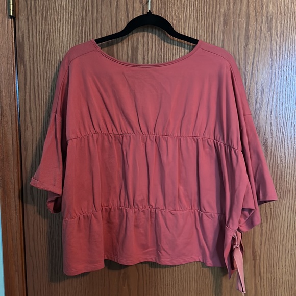 Short Sleeve Top - Picture 4 of 4